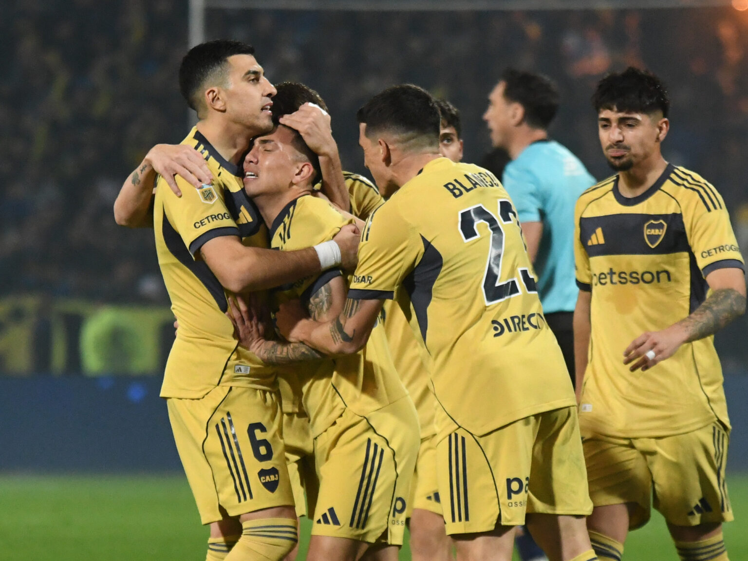 Alan Velasco también se descargó: se puso a llorar después de convertir su primer gol con la camiseta de Boca ante Ind. Rivadavia | FM Avenida