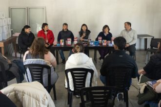 Autoridades provinciales visitaron La Tosquera para coordinar acciones educativas y comunitarias | FM Avenida