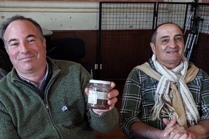 Autorizaron la colocación de tierra de Yapeyú en el busto de  San Martín en plaza Constitución | FM Avenida