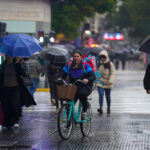 Clima hoy y ciclogénesis en Buenos Aires: siguen las lluvias y ahora rige una alerta amarilla por fuertes vientos en el AMBA | FM Avenida