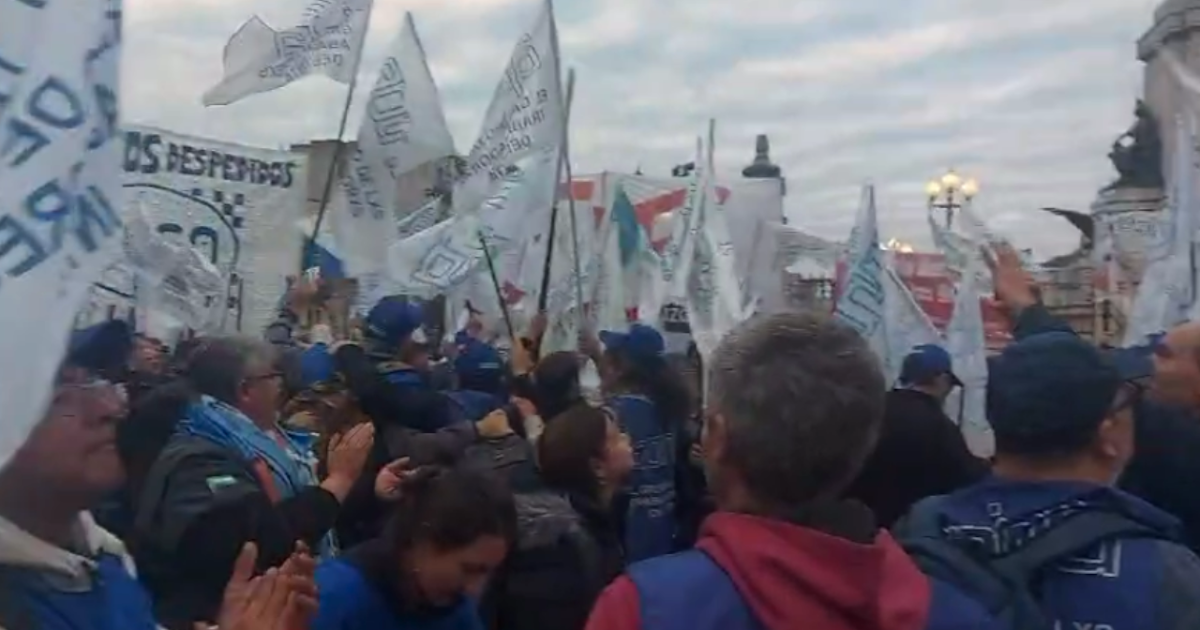 El Senado rechazó el decreto presidencial que desmantelaba el INTA y el INASE: la reacción de los trabajadores (Video) | FM Avenida