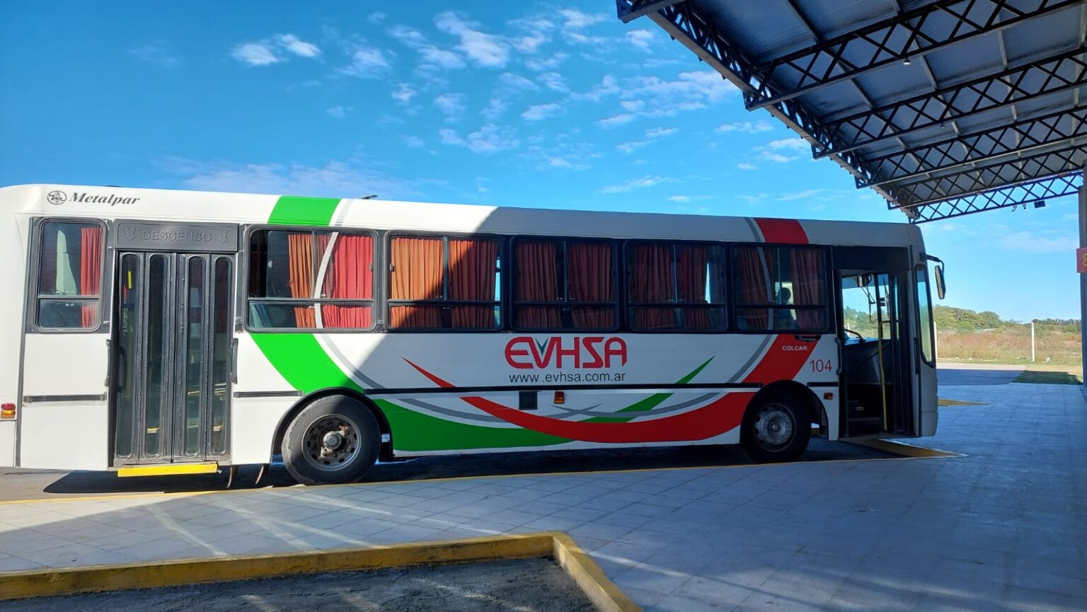 El pedido de una madre para que arreglen la rampa para discapacitados de los colectivos Evhsa | FM Avenida