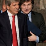 El plan de Caputo hasta las elecciones: apretón monetario, dólar quieto y freno a la acumulación de reservas | FM Avenida