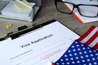 Guía completa para tramitar la visa americana en 2025: cómo prepararte y evitar que rechacen tu solicitud | FM Avenida