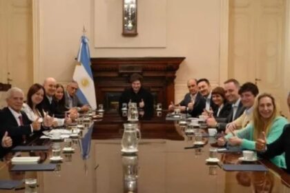 Javier Milei y sus medidas, EN VIVO: el Presidente encabezará hoy una reunión de Gabinete con el foco en los vetos y el cierre de listas | FM Avenida