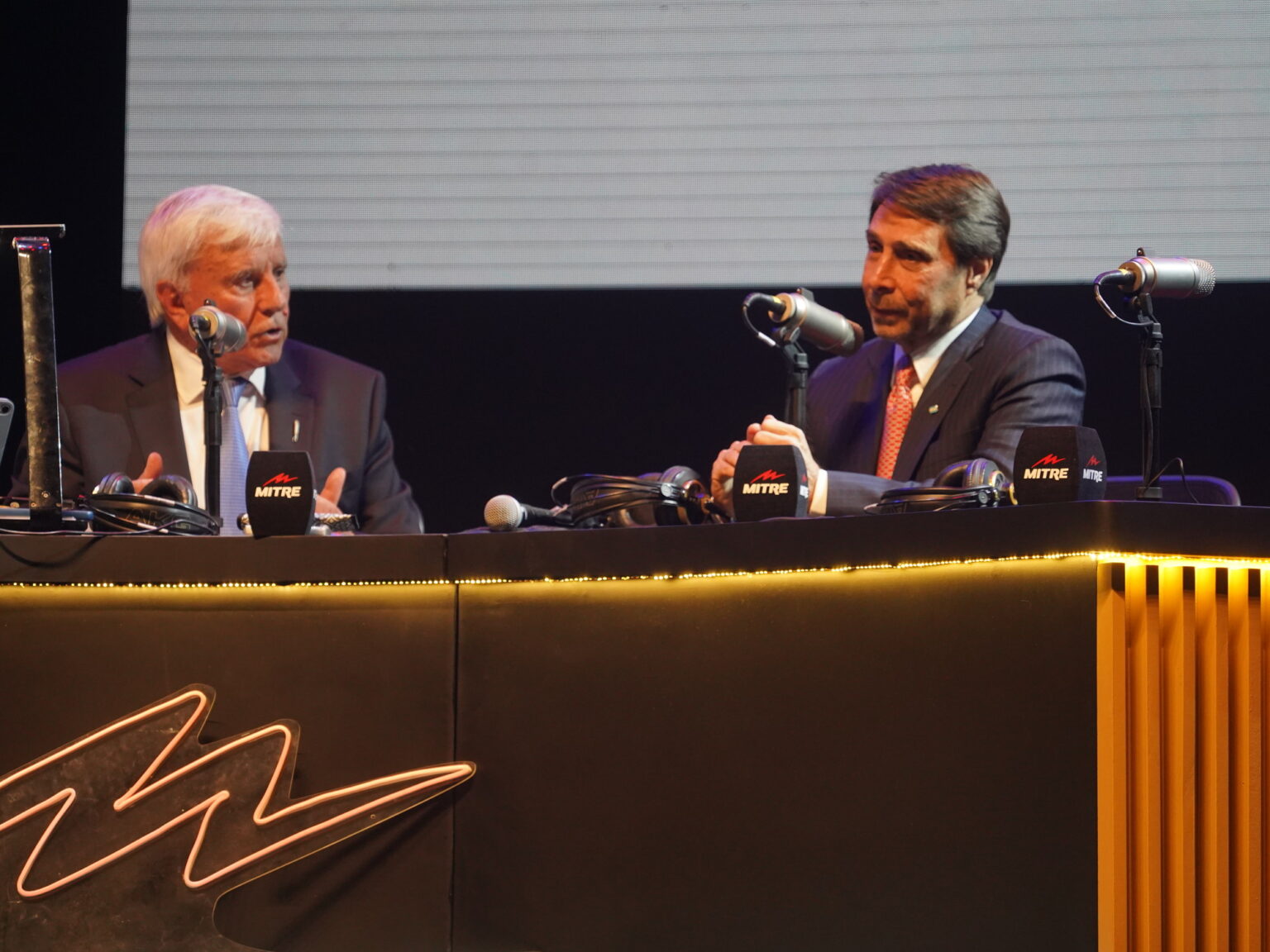 Las figuras de Radio Mitre se unieron en una gran gala para celebrar los 100 años de historia | FM Avenida