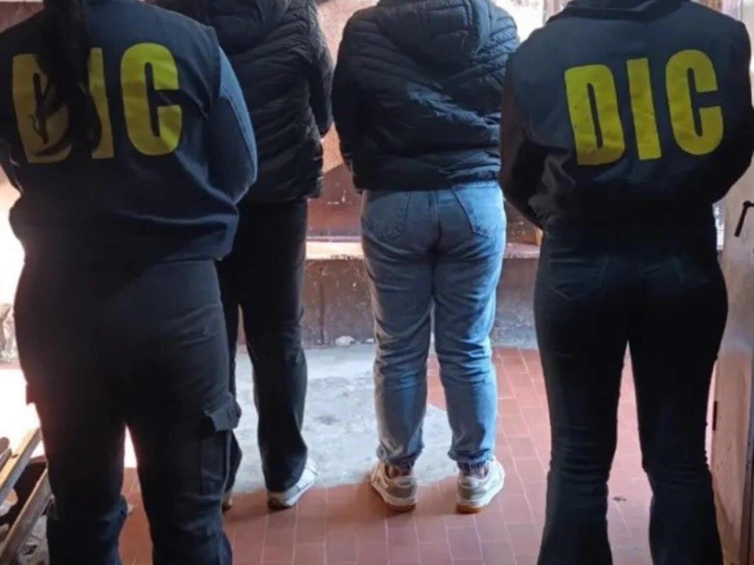 Lo invitaron a un encuentro sexual, lo filmaron y lo extorsionaron para no difundir el video | FM Avenida