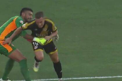Los bloopers de un arquero argentino en el debut en la Liga de España: dos errores insólitos y expulsión en el primer tiempo | FM Avenida