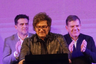 Los candidatos de Milei en PBA firman 24 horas antes del límite y Macri le lleva otro nombre a Karina tras el veto en CABA | FM Avenida