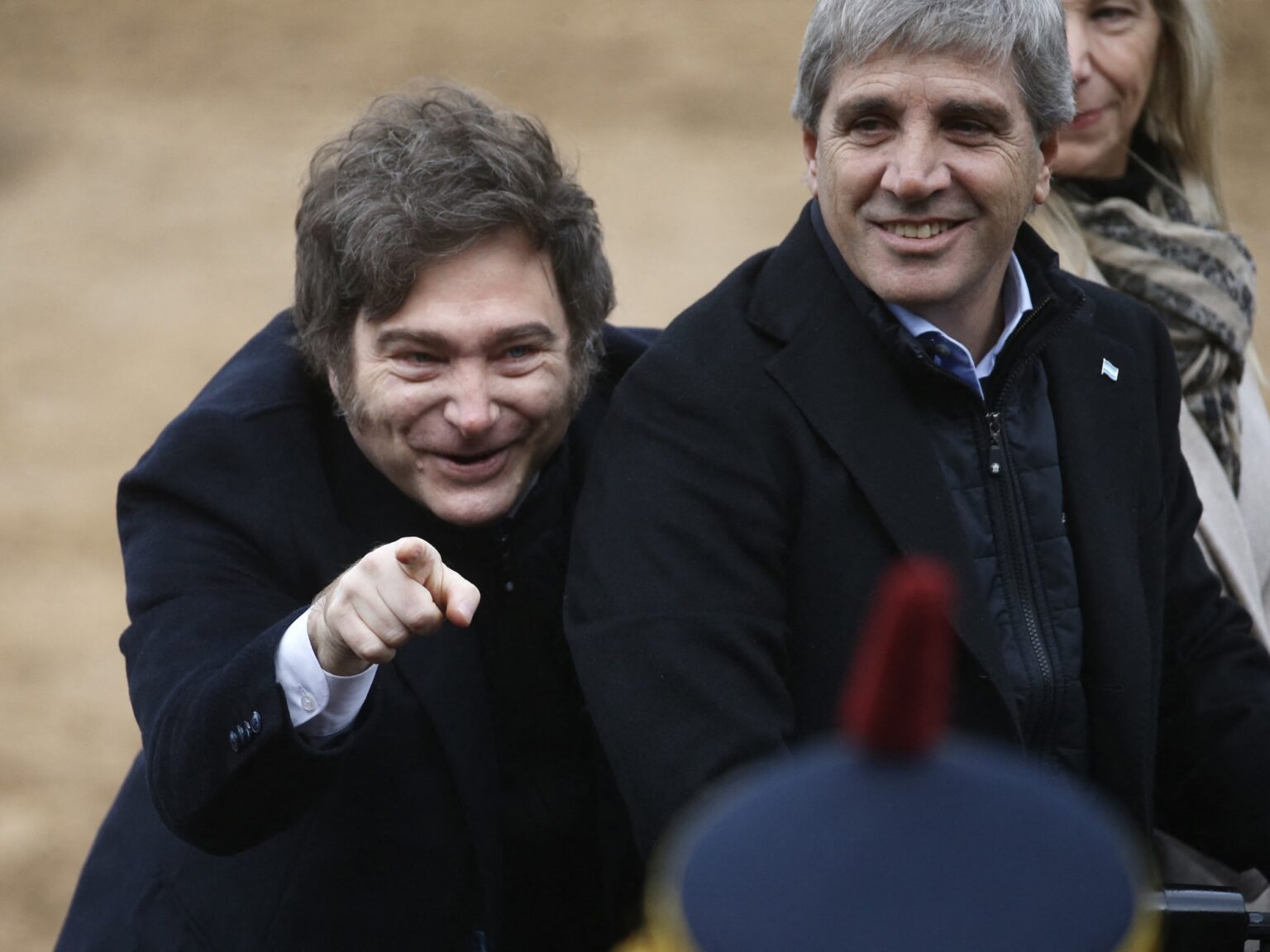 Luis Caputo justificó la presión sobre los encajes de los bancos y se prepara para nuevos rounds | FM Avenida