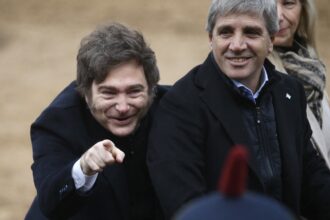 Luis Caputo justificó la presión sobre los encajes de los bancos y se prepara para nuevos rounds | FM Avenida