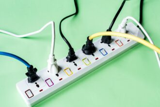 Peligro inminente: ¿cuál es el aparato eléctrico de tu cocina que jamás deberías conectar a una extensión eléctrica? | FM Avenida