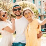 Por qué las amistades nos hacen felices, según la psicología | FM Avenida