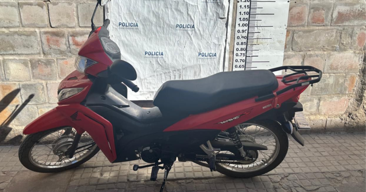 Recuperan una motocicleta robada gracias a la intervención de dos jóvenes | FM Avenida