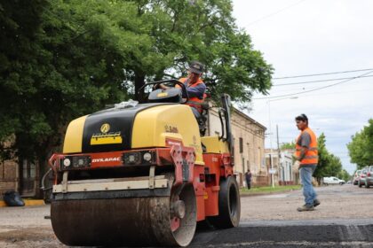 Rivas propone un fondo para financiar obras de bacheo con aportes voluntarios de funcionarios políticos | FM Avenida