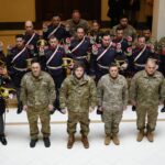 Vestido de militar, Javier Milei se mostró con un ministro que será candidato a diputado | FM Avenida