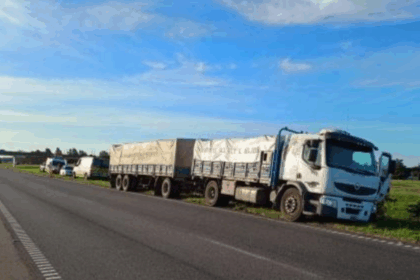 Choque en la Ruta 9 entre un camión y un automóvil | FM Avenida