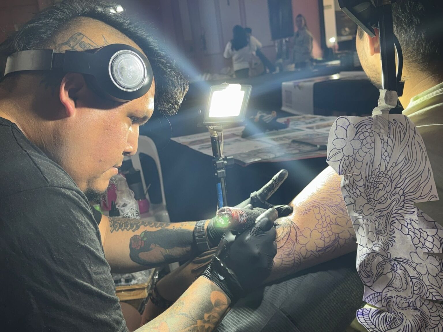 Comenzó la cuarta edición de la convención de tatuajes y piercings ''El Dalí'' | FM Avenida