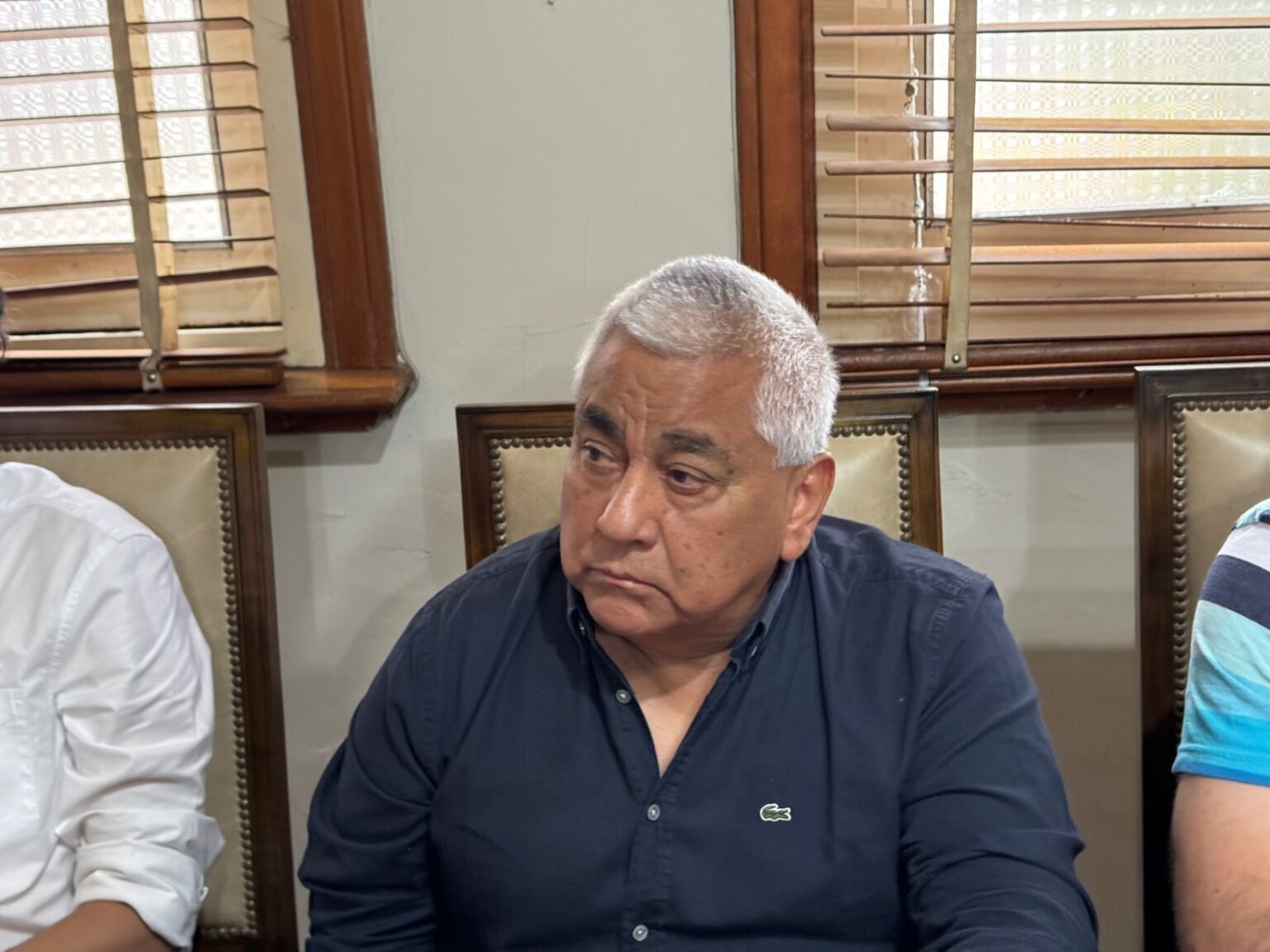 Cruces y críticas en redes tras el pedido de renuncias de Salazar a todo su gabinete | FM Avenida