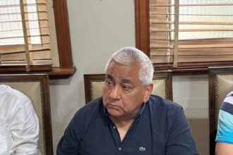 Cruces y críticas en redes tras el pedido de renuncias de Salazar a todo su gabinete | FM Avenida