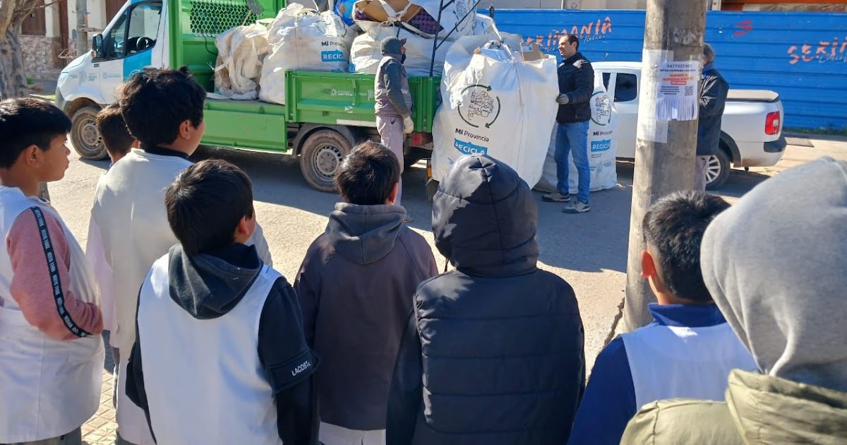 El programa de reciclado en escuelas de San Pedro recupera más de 1.500 kilos de material en 16 días | FM Avenida