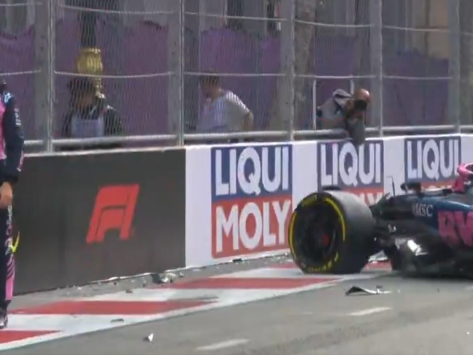 F1 GP de Azerbaiyán: Franco Colapinto no pudo evitar el golpe contra el muro tras el despiste de Gasly y largará 16° en Bakú | FM Avenida
