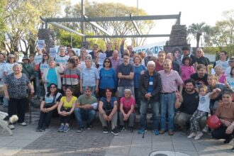 Jubilados, docentes y vecinos manifestaron en Plaza Belgrano | FM Avenida