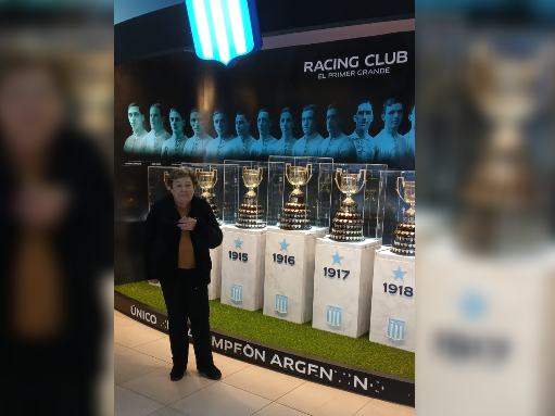 La historia de María Elena, la sampedrina que se hizo viral al conocer la cancha de Racing a los 83 años | FM Avenida