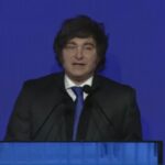 Milei habló del cambio de estrategia electoral tras la derrota en Buenos Aires y dijo: "Me puse la campaña al hombro" | FM Avenida