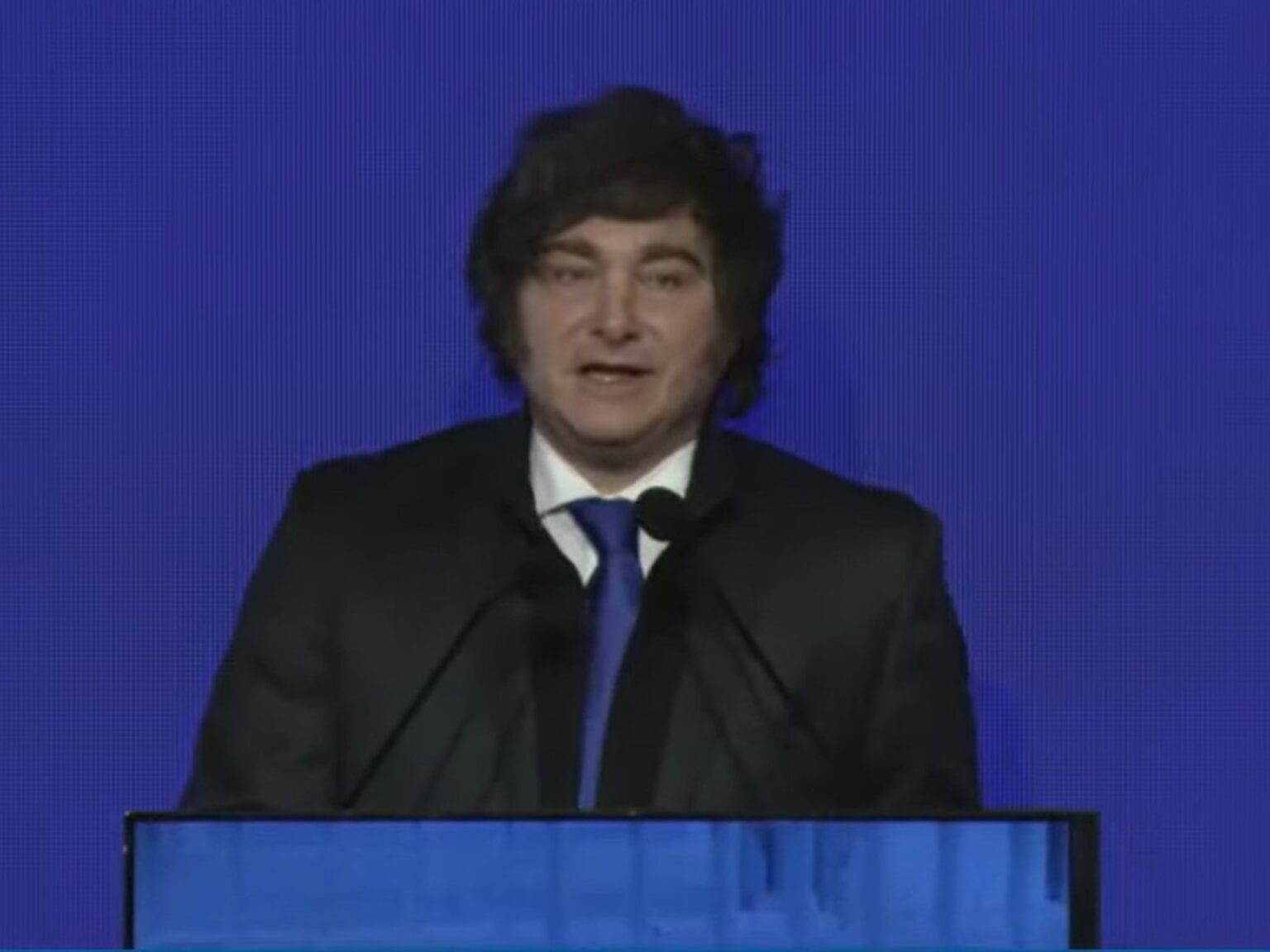 Milei habló del cambio de estrategia electoral tras la derrota en Buenos Aires y dijo: "Me puse la campaña al hombro" | FM Avenida