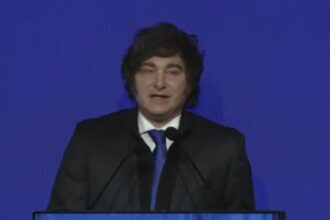Milei habló del cambio de estrategia electoral tras la derrota en Buenos Aires y dijo: "Me puse la campaña al hombro" | FM Avenida
