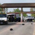 Murieron una mujer y su hija tras chocar con la columna de un limitador de altura en Olavarría | FM Avenida