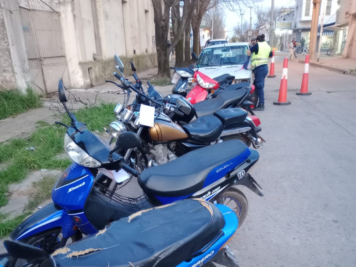 Operativo de tránsito: secuestraron un auto y nueve motos | FM Avenida