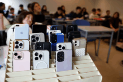 Restricción del uso de celulares en escuelas primarias: qué dice la ley aprobada en Diputados | FM Avenida