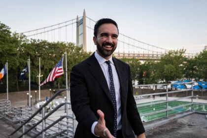 ¿Qué nacionalidad tiene Zohran Mamdani? El perfil del favorito en la carrera para la alcaldía de NY | FM Avenida