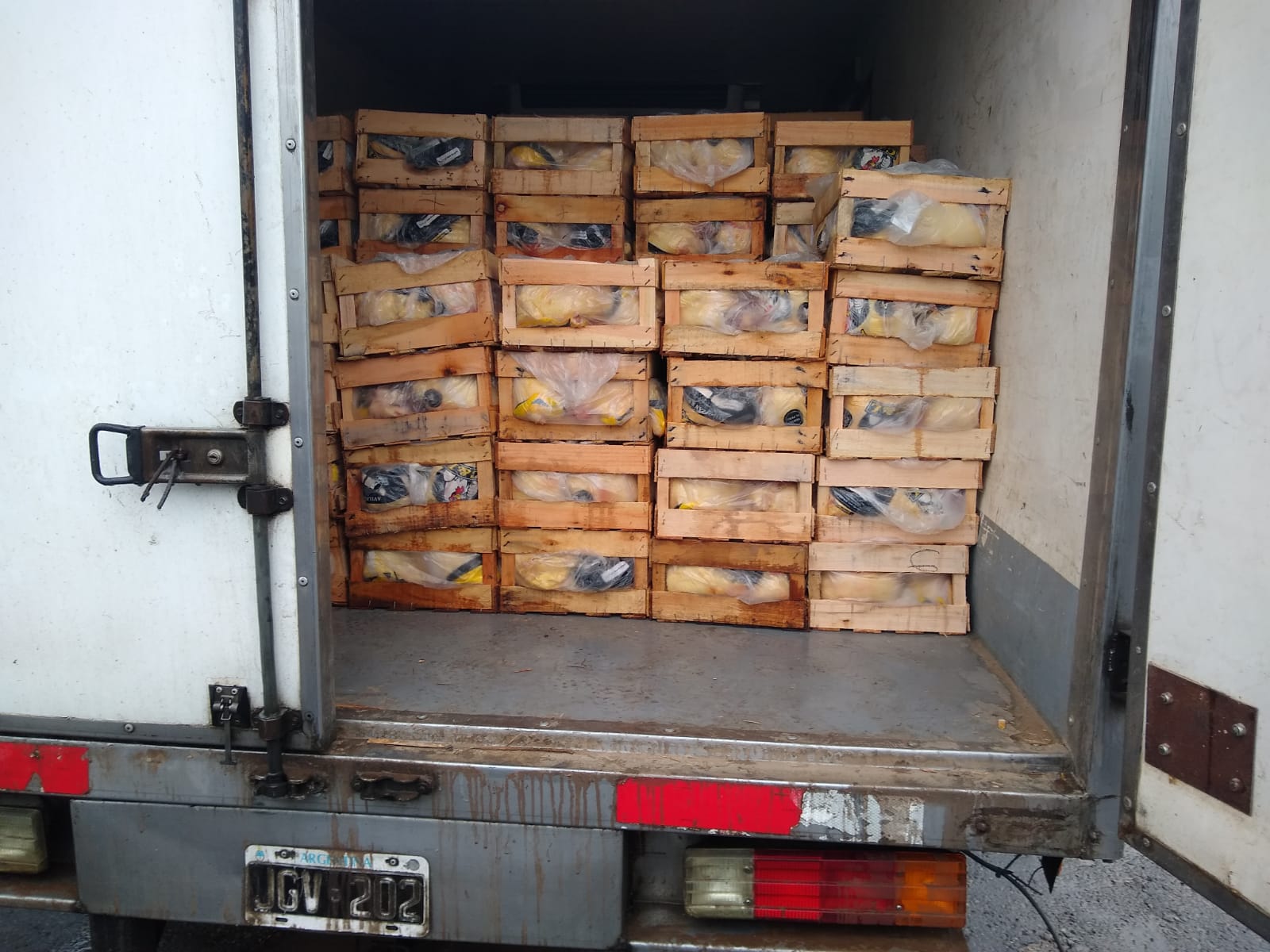 El camión de pollos secuestrado cumplía con los requisitos y no hubo que decomisar la mercadería | FM Avenida