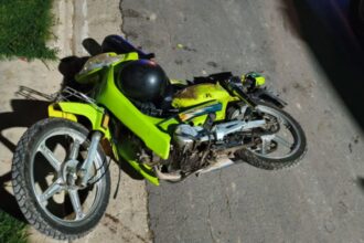 Accidente: embistieron a una joven que resultó herida y luego se dieron a la fuga | FM Avenida