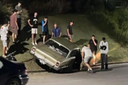 Accidente en el Nuevo Boulevard: tras maniobras peligrosas, un Falcon chocó contra la barranca | FM Avenida