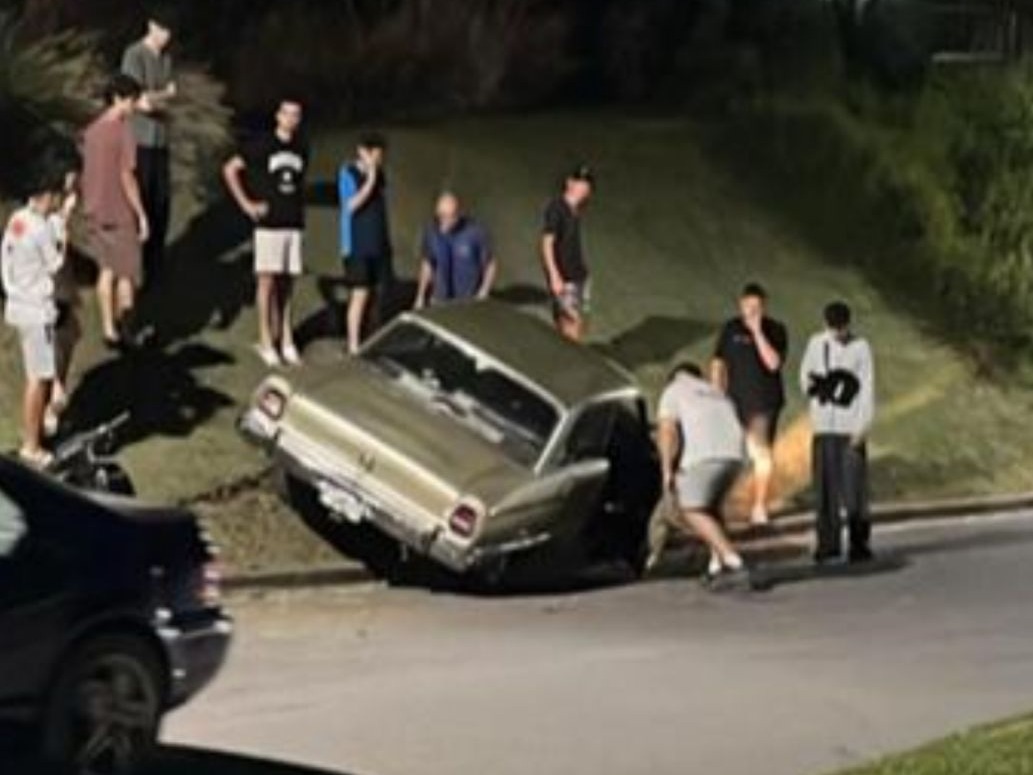 Accidente en el Nuevo Boulevard: tras maniobras peligrosas, un Falcon chocó contra la barranca | FM Avenida