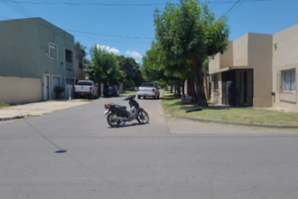 Accidente entre camioneta y moto: una joven y una niña fueron hospitalizadas | FM Avenida