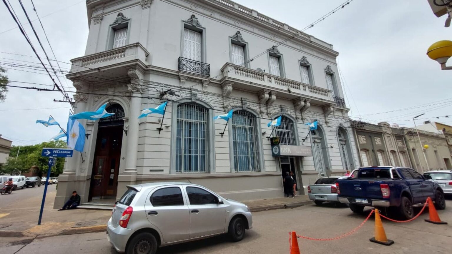 Banco Nación: quejas por falta de efectivo en los cajeros durante el fin de semana | FM Avenida