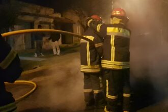 Bomberos sofocó el incendio de una motocicleta | FM Avenida