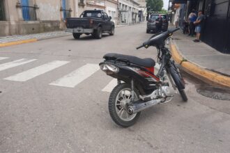 Chocaron moto y camioneta en Mitre y Quiroga: un joven hospitalizado | FM Avenida