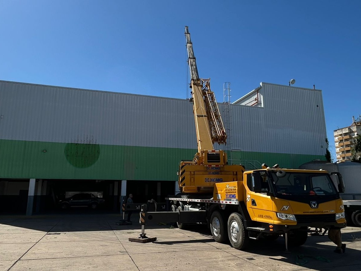 Comenzaron a retirar equipos eléctricos y elementos del supermercado Vea | FM Avenida