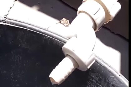 Cortes de agua en barrios: la bomba que abastece está quemada y los vecinos reclaman una pronta solución | FM Avenida