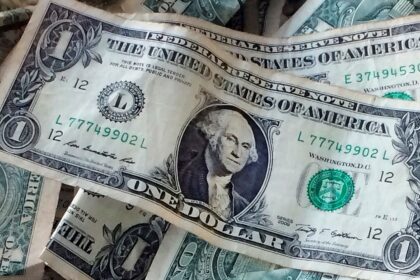 Dólar CCL hoy: a cuánto cotiza este miércoles 24 de diciembre | FM Avenida