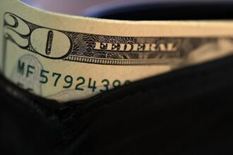 Dólar blue hoy: a cuánto cotiza este domingo 21 de diciembre | FM Avenida