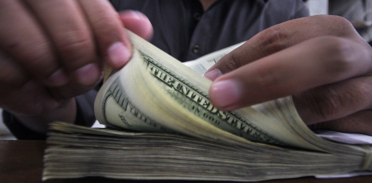 Dólar blue hoy: a cuánto cotiza este martes 23 de diciembre | FM Avenida