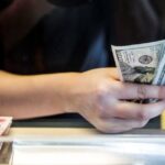 Dólar tarjeta hoy: a cuánto cotiza este jueves 25 de diciembre | FM Avenida