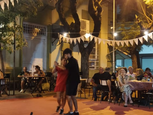 El Día Nacional del Tango se celebra con milonga de lujo | FM Avenida